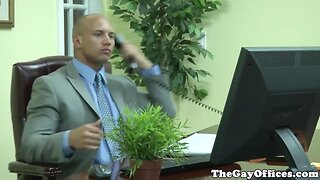 Uniformed Hunk`s Steamy Office Sex: Analsex, Assfucking & Muscle-Flexing Finale