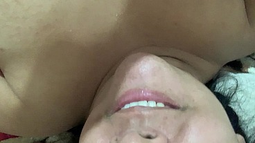 Me masturbei até ter vários orgasmos e ficar bem meladinha.