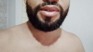 Des esclaves brésiliennes aux formes généreuses, issues d'une scène de voyeurisme libertin, se livrent à une intense sodomie.