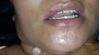 O latină matură amator futută în cur