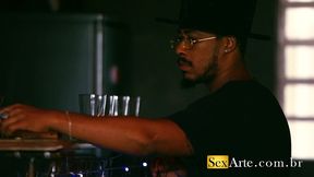 dei o cu para bar man da balada