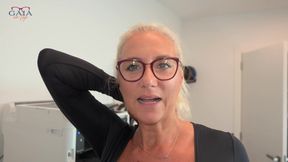 Latina MILF SECRETARY gets drenched in boss's golden shower and fucked hard