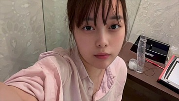 おちんちんを想像してしまい興奮してカラオケでオナニーしちゃいました。