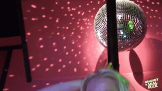 Ben Dover y Pascal White perforan a las impresionantes tetonas Cindy Behr, Kat, Kat Lee y Tracey Venus en un salvaje gangbang anal.