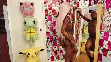 flexes in tiny black bodysuit then gets ruined