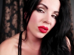 Close up MILF masturbation