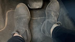 PEDAL PUMPING IN ANKLE BOOTS, DIRTY SMALL FEET - MOV Mobile Version