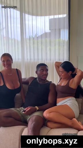 Amateur teen celebrity shows off her onlyfans content