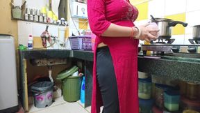 Bhabhi Ko Khana Banane Nhi Diya Devar Ji Ne Kichen Mai Hi Choda