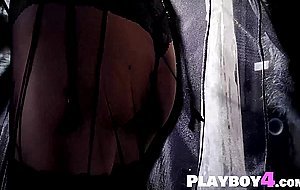 Amazing blonde babe with perfect tits showing her beautiful naked body