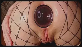 Glass Slid Deep Inside: Amateur Fisting and Anal Play with Fiftiweive69