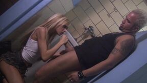 Teen thot Keri Sable gives bj in public restroom