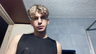 Skinny Colombian webcam amateurs give handjobs, swallow cum, and take facials with pussy play