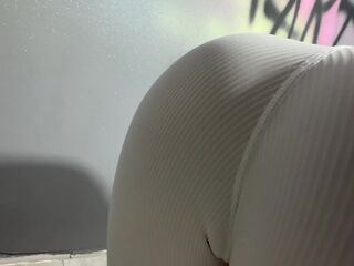 18 years old girls don&#039;t want to work at all! Just play GTA and FART all day!