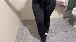 grabada por primera vez en el bano publico