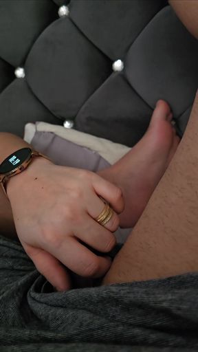 Stepmom takes control of stepson dick by handjob him hard