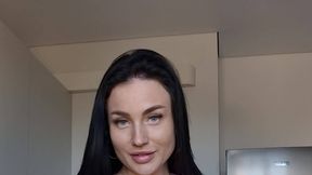 Social Media Model @ChloeMoore @Showing Boobs and #Nude #Brunette #Sexy Lingerie #Natural Big Tits nsfw video gratis | Tik.Porn