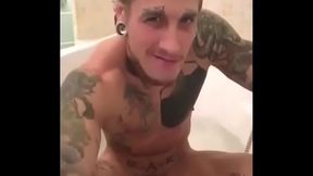 sarado gostoso punheta na banheira