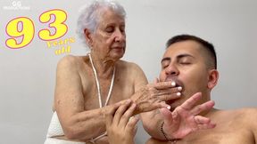 Sucking the old woman's hands! Ms Emma 93 years old - GG Producer