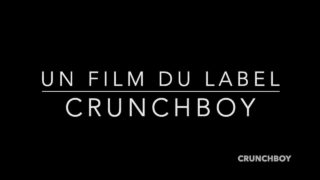 身穿皮衣的亚历克·卢布被狠狠地无套性交，最后被射了一脸精液。