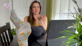 Laughing At Your Dick Pics SPH with Feet Up