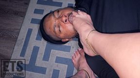 Burglar Gets Toe Sucking Punishment - Jaqui Legs