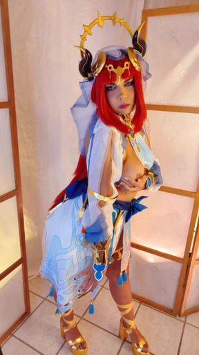 Emotional moment from "Nilou genshin impact cosplay"