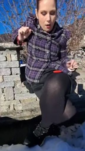 Masturbation outside, real public masturbation