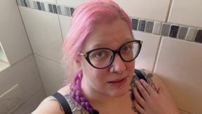 Hairy Pussy and Nice Piss Stream