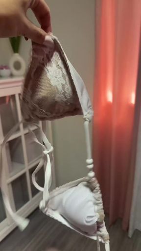 Amateur onlyfan shows off her ass in a private video