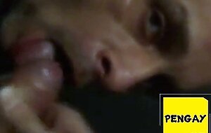 Ma bouche remplie de jus: une pipe pour un gros penis