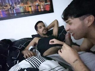 Diego y Ryam Colombianos follando en medellin mi hermanastro me folla con su novio y me rompe el culo