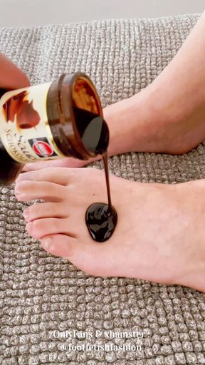Foot massage with chocolate, part 1/2