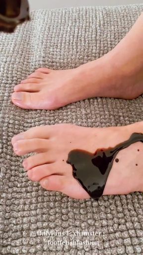 Foot massage with chocolate, part 1/2