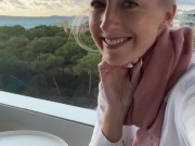 Auf Mallorca public auf dem Hotelbalkon zum Orgasmus gefingert!