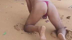 Ladysilva bunda gostosa na praia de calcinha sexy