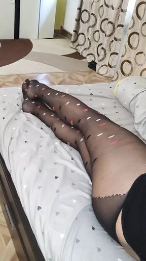 Black patterned pantyhose whith dots
