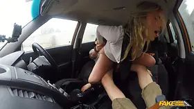 Unbelievable squirting from hot blonda Lindsey Cruz - faux driving school