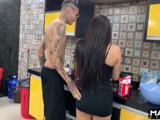 Bizarre squirting climax with 2 schlongs - Free