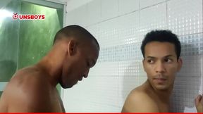 Moreno dotado e a passivinha gostosa