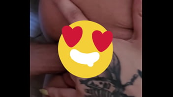 Novinha tatuada dando muito pro dotado