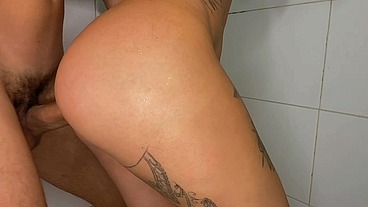Pediu para comer meu cu no chuveiro