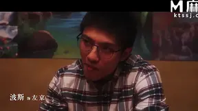 ModelMedia Asia - My stepmother is having an affair with a rough-and-tumble worker