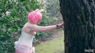 Bunny cosplay orgie: Linda Lush met gekleurd haar krijgt meerdere kleverige anale ejaculaties van grote penissen.