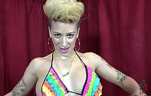 Della dane stops by to get her knees dirty