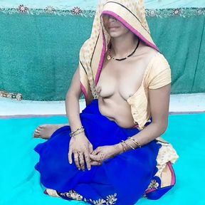 Meri randi Biwi ka dudh Piya or kiss bhi kiya fir tange utha kar chod Diya Indian desi wife boobs sucking and kiss and cumshot