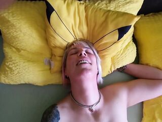 Paule and Maja are looking for babes for movie scenes