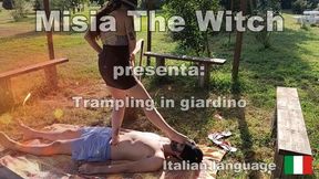 Mistress Misia - Trampling at summer party - Trampling al party in giardino