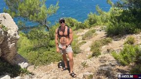 Andolini Xxl In Two Hikers, One Trail