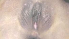 เพื่อนสาวนอนแหกหีให้ฉันเย็ดแตดจนน้ำแตก